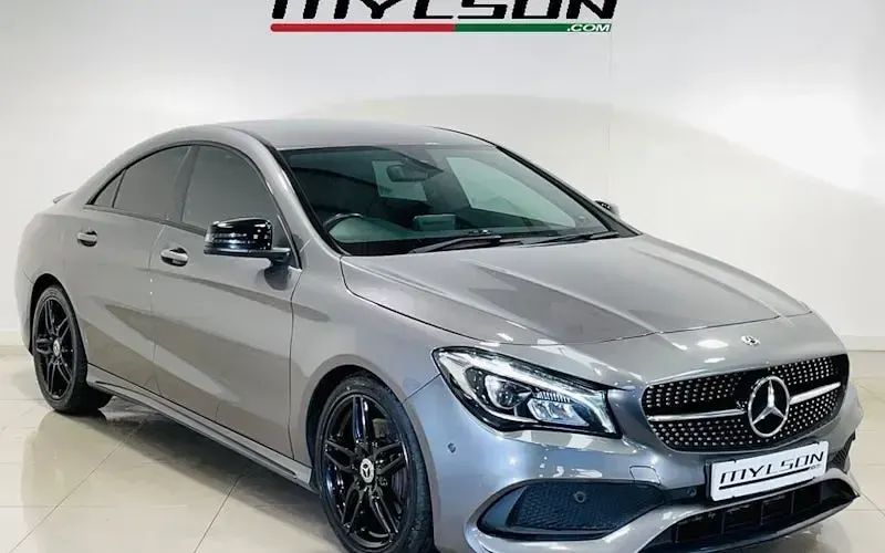 Usado Mercedes CLA220 AMG line 177 HP (130 kW) 2017 Sedan