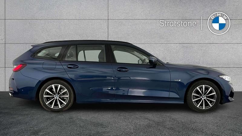 Used BMW 330e Sport Line 288 HP (211 kW) 2022 Blue Estate