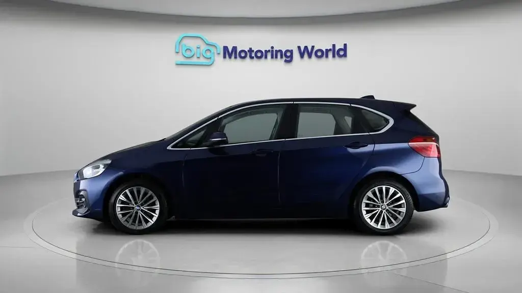 Used BMW 220 Luxury Line 190 HP (139 kW) 2018 Blue MPV