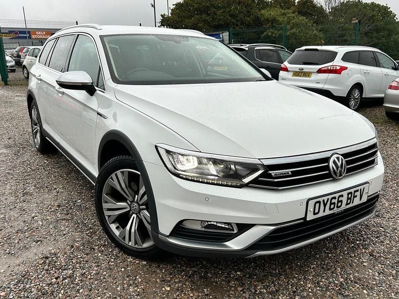 White Used 2016 VW Passat Alltrack S Estate | £9,995 (Expensive) - Image 1/4