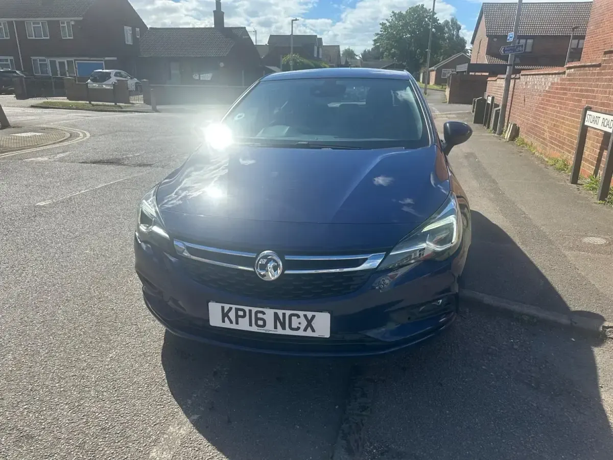 Używany Vauxhall Astra SRi 150 KM (110 kW) 2016 Niebieski Hatchback