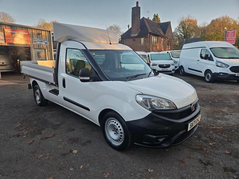 White Used 2021 Fiat Doblò MPV | £5,495 (Good price) - Image 1/4