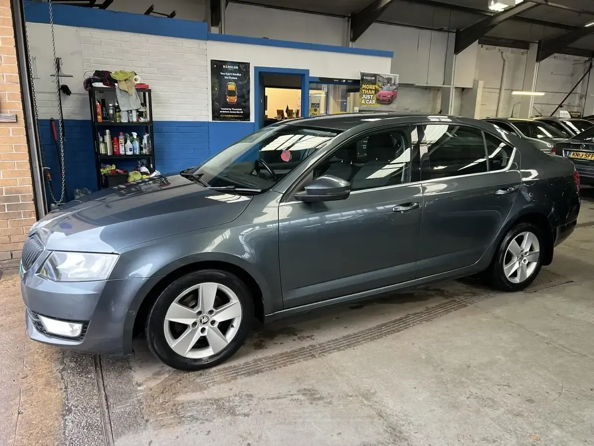 Used Skoda Octavia Business Line 150 HP (110 kW) 2016 Grey Estate