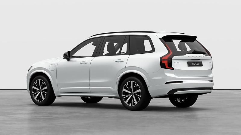 New Volvo XC90 Plus 2026 Crystal white SUV
