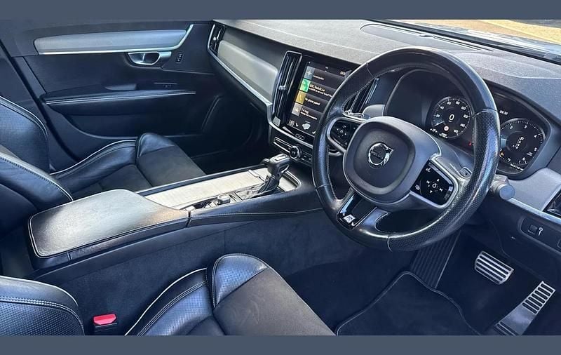 Used Volvo S90 R-Design 187 HP (137 kW) 2017 Silver Sedan