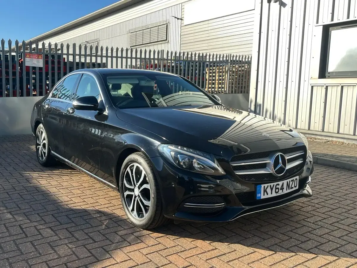 Used Mercedes C200 184 HP (135 kW) 2015 Black Sedan