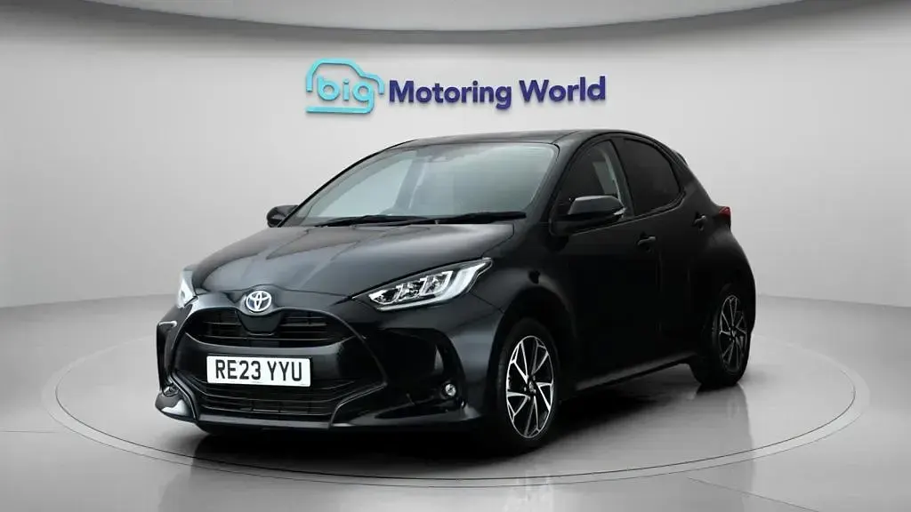 Used Toyota Yaris Design 116 HP (85 kW) 2023 Black Hatchback