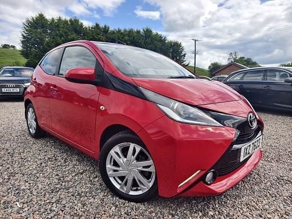 Red Used 2016 Toyota Aygo x-press Hatchback | £6,950 (Fair price) - Image 1/4