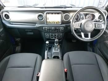 Used Jeep Wrangler Sahara 197 HP (144 kW) 2019 Blue SUV