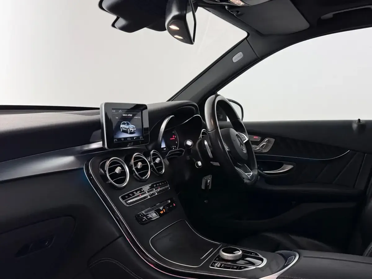 Used Mercedes GLC250 AMG Line Premium 204 HP (150 kW) 2018 Black SUV