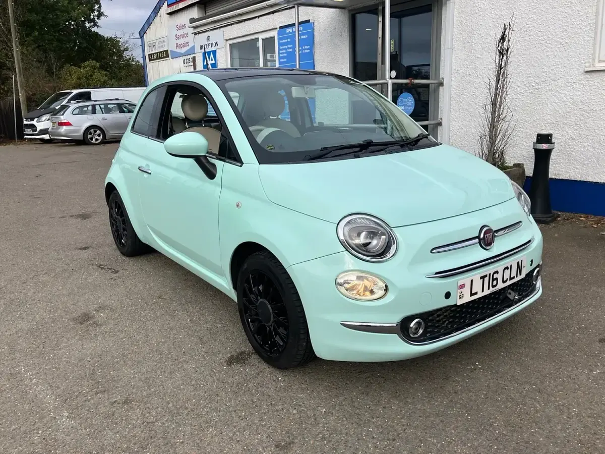 Used Fiat 500 Lounge 69 HP (50 kW) 2016 Green Hatchback