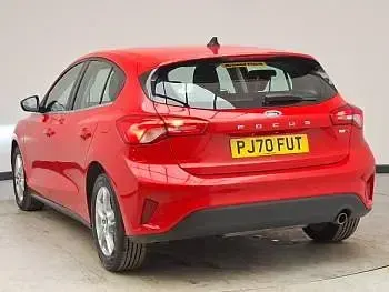Usado Ford Focus Zetec 125 CV (91 kW) 2020 Rojo Utilitario