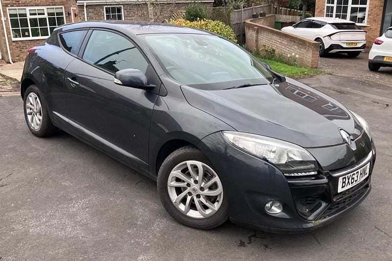 Used Renault Mégane III Dynamique 110 HP (80 kW) 2013 Coupe