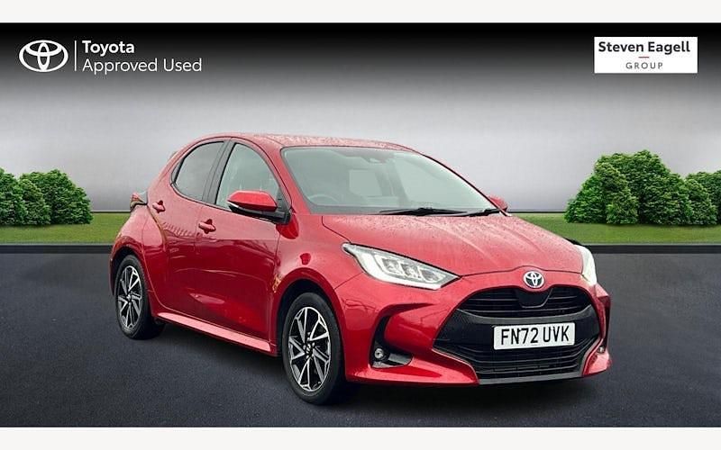 Used 2025 Toyota Yaris Hybrid Design Hatchback | £20,341 (Fair price) - Image 1/4