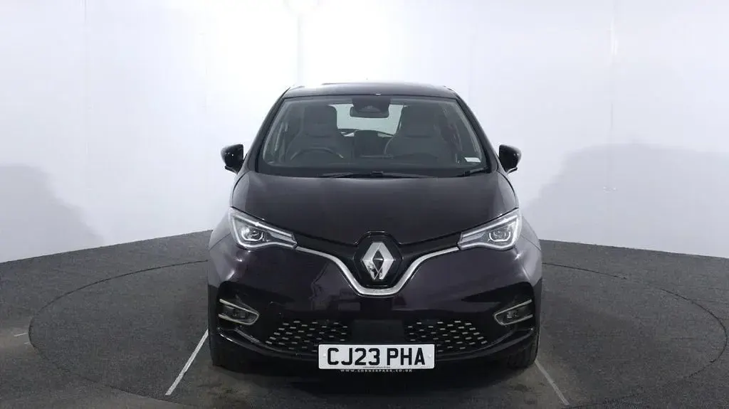 Used Renault Zoe Techno 100 kW (136 HP) 2023 Purple Hatchback