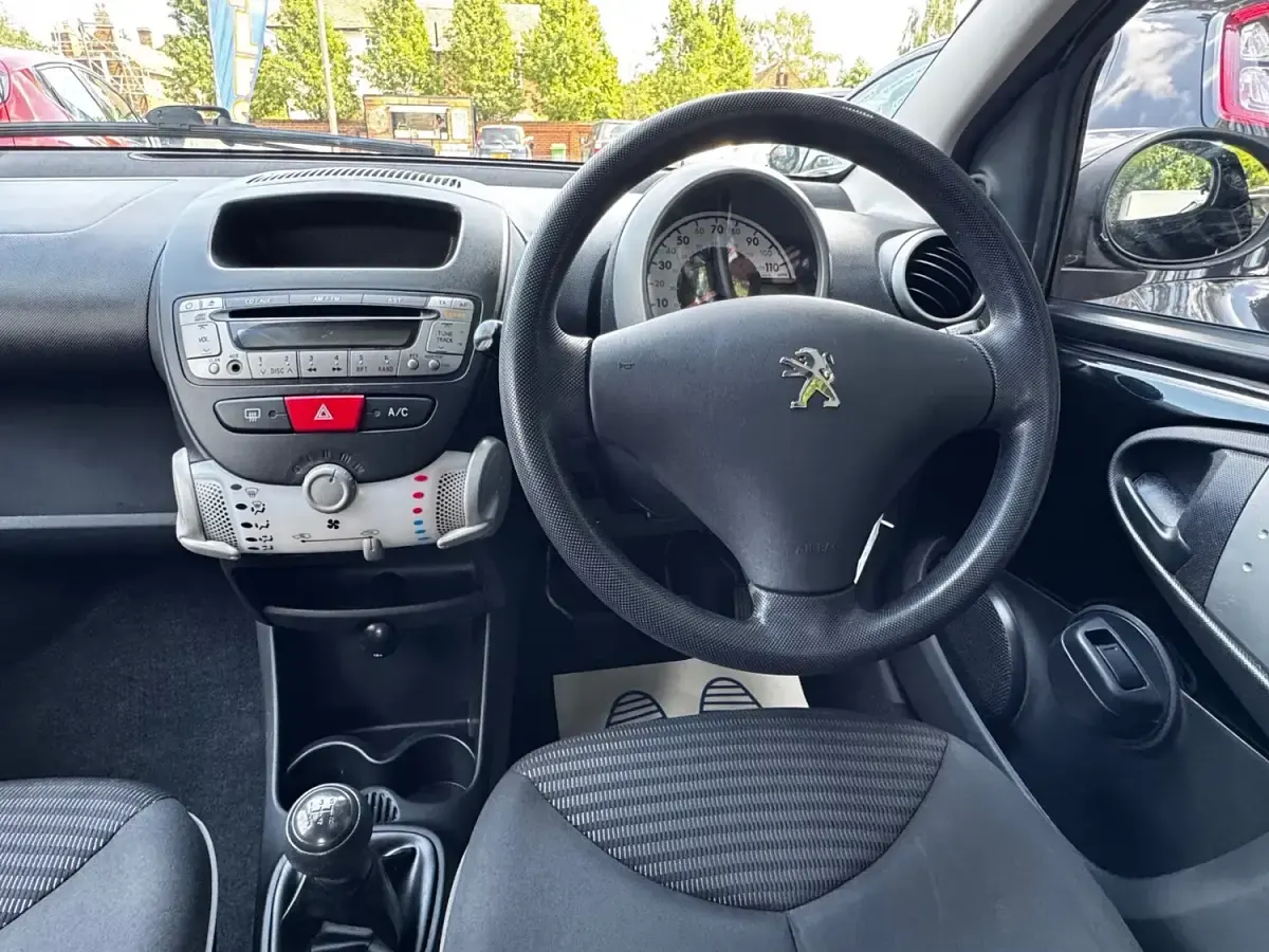 Used Peugeot 107 Active 68 HP (50 kW) 2012 Black Hatchback