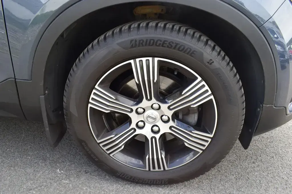 Used Volvo XC40 Inscription 150 HP (110 kW) 2019 Blue SUV