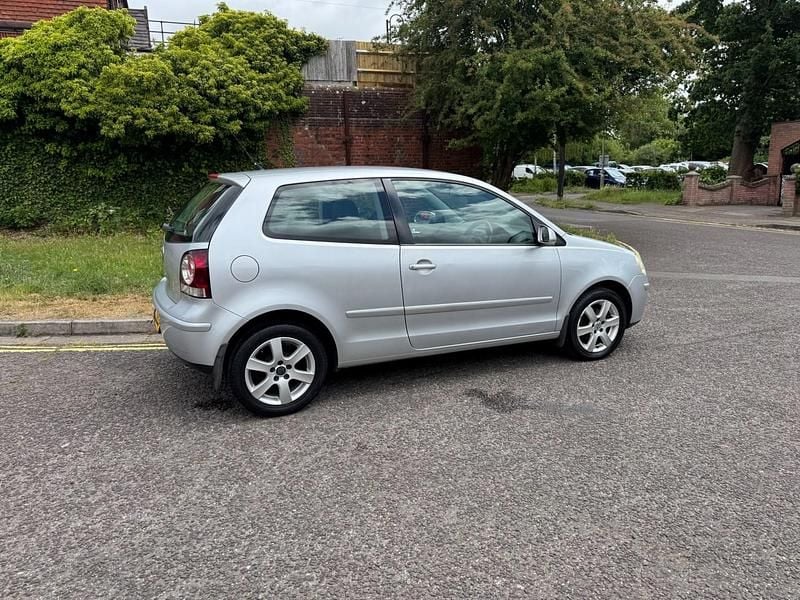 Used VW Polo Match 60 HP (44 kW) 2009 Silver Hatchback