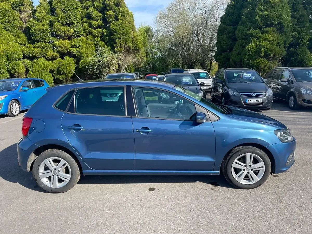 Used VW Polo Edition 60 HP (44 kW) 2017 Blue Hatchback