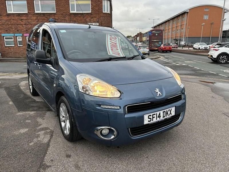 Used Peugeot TePee S 92 HP (67 kW) 2014 Blue MPV