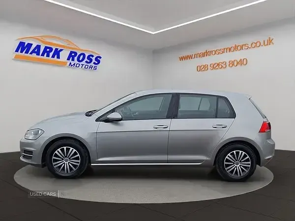 Usado VW Golf VII S 105 HP (77 kW) 2015 Prateado Citadino