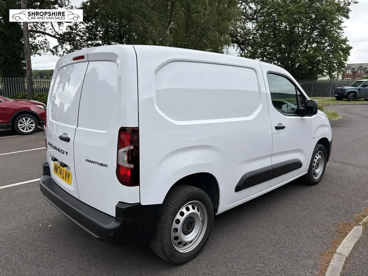 Used Peugeot Partner 101 HP (74 kW) 2024 White MPV
