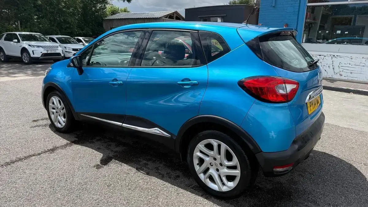 Used Renault Captur Dynamique 90 HP (66 kW) 2014 Blue SUV