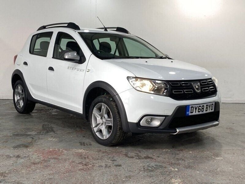 White Used 2018 Dacia Sandero Essentiel Hatchback | £6,990 (Fair price) - Image 1/4