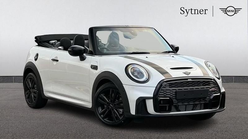 White Used 2024 Mini Cooper S Sport Hatchback | £25,250 (Fair price) - Image 1/4
