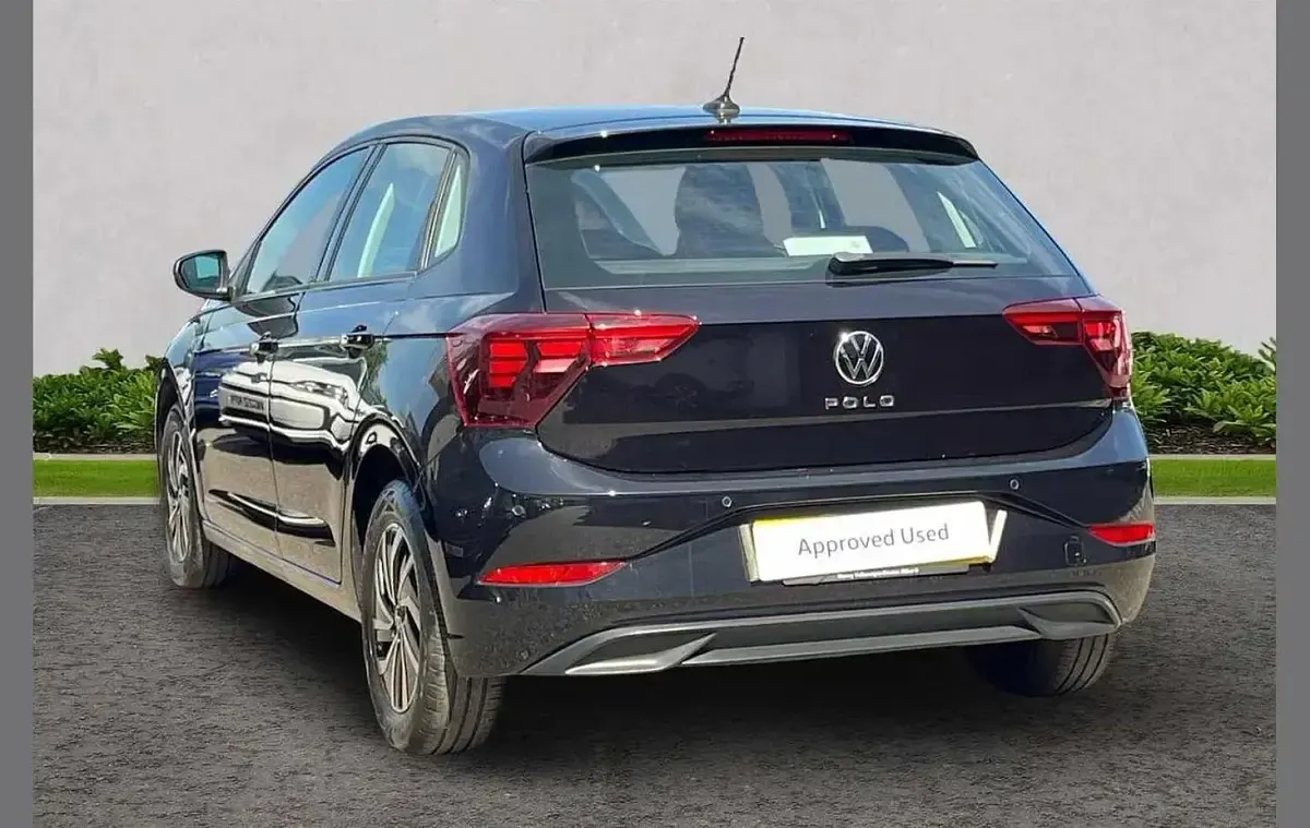 Used VW Polo Life 95 HP (69 kW) 2024 Black Hatchback