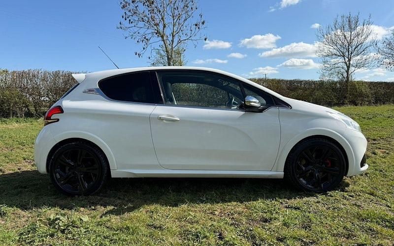 Used Peugeot 208 Prestige 208 HP (152 kW) 2018 Hatchback