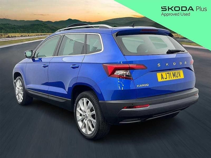 Used Skoda Karoq SE L 110 HP (80 kW) 2022 Race blue metallic SUV