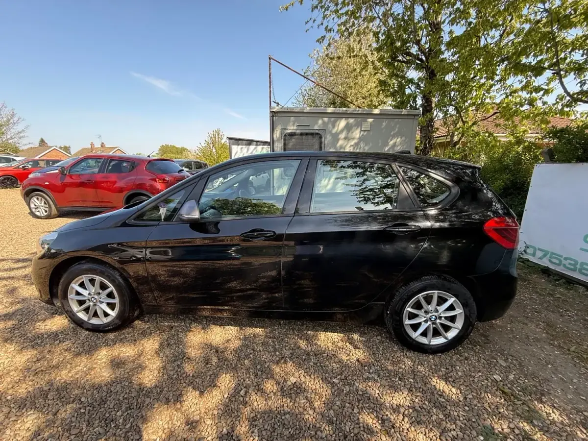 Usado BMW 218 Sport Line 2015 Negro Utilitario