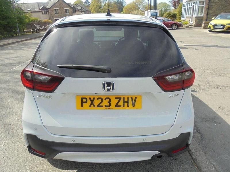 Used Honda Jazz Advance 2023 White Hatchback