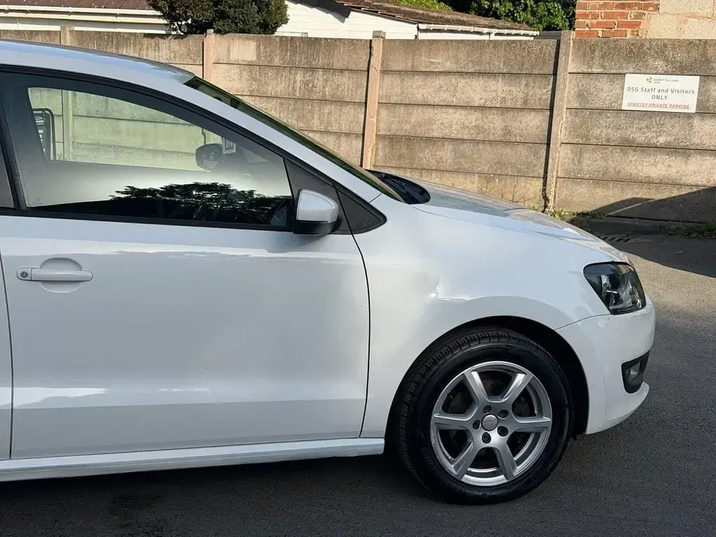 Used VW Polo 60 HP (44 kW) 2011 White Hatchback