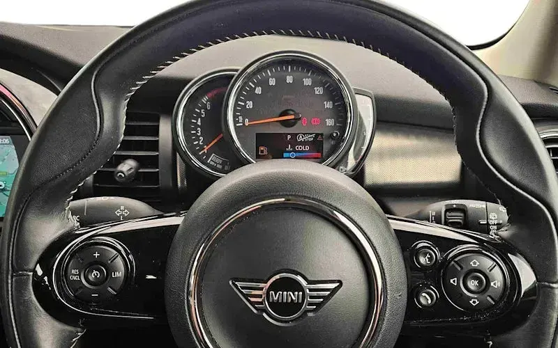 Used Mini Cooper Exclusive 136 HP (100 kW) 2019 Silver Hatchback