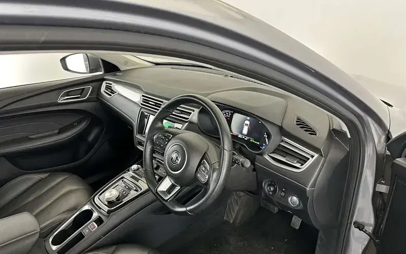 Used MG MG5 EV Exclusive 114 kW (156 HP) 2022 Silver Estate