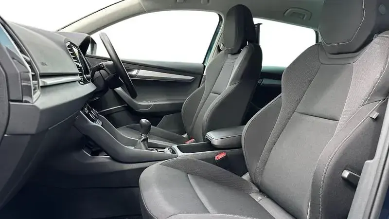 Second-hand Skoda Karoq SE Drive 2023 Albastru SUV