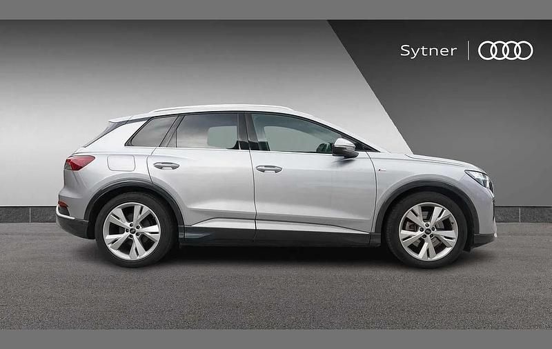 Second-hand Audi Q4 e-tron S-Line 150 kW (204 CP) 2022 Argintiu SUV