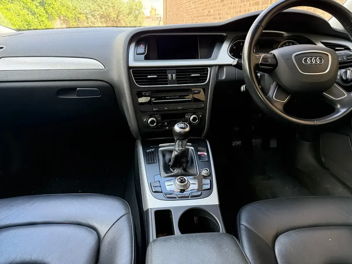 Used Audi A4 190 HP (139 kW) 2016 Blue Sedan