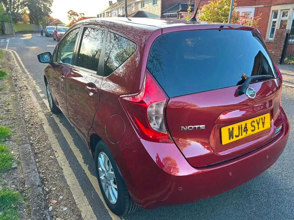 Used Nissan Note Acenta 90 HP (66 kW) 2014 Red Hatchback