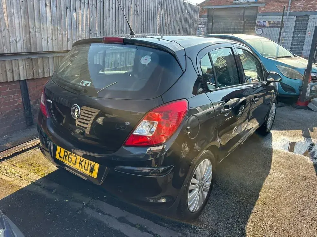 Used Vauxhall Corsa 85 HP (62 kW) 2013 Black Hatchback