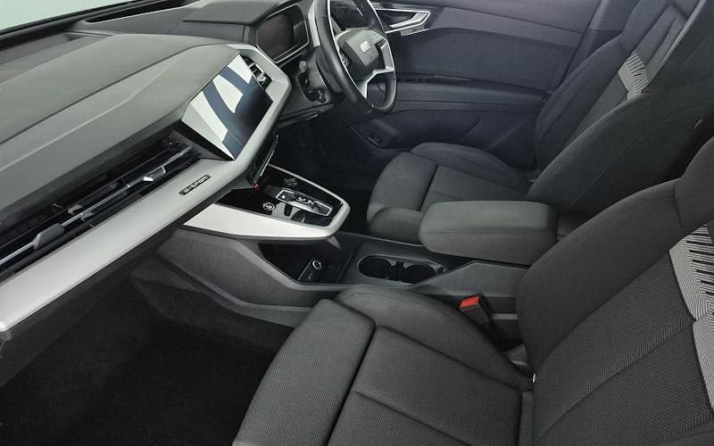 Used Audi Q4 e-tron Sport 125 kW (170 HP) 2022 White SUV