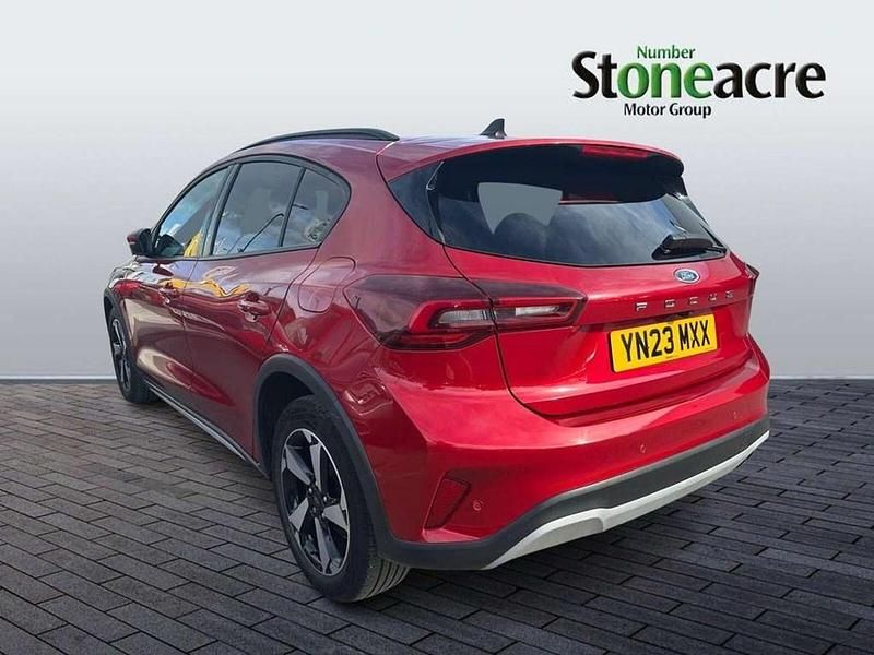 Used Ford Focus Active 123 HP (90 kW) 2023 Red Hatchback