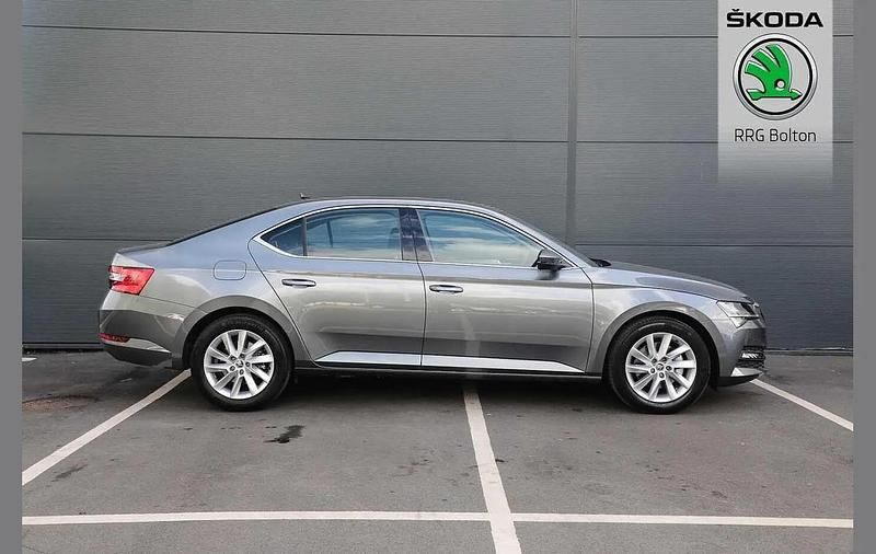 Used Skoda Superb SE 147 HP (108 kW) 2022 Graphite grey metallic Hatchback