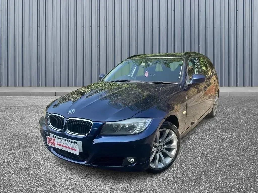 Used BMW 318 140 HP (102 kW) 2011 Blue Estate
