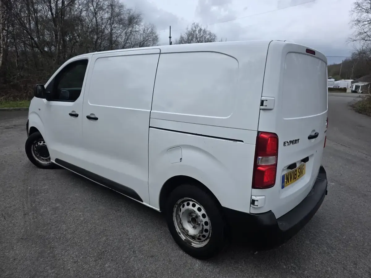 Used Peugeot Expert 2018 White Van