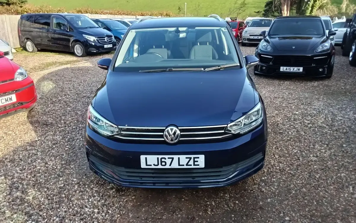 Used VW Touran SEL 150 HP (110 kW) 2017 Blue MPV