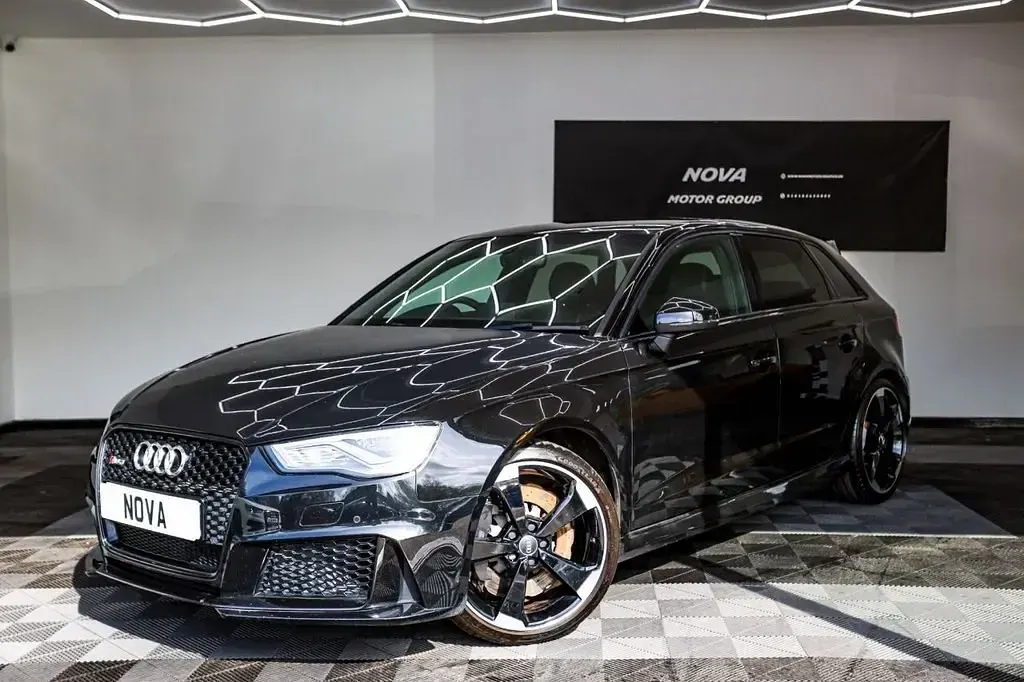 Używany Audi RS3 Advanced 367 KM (269 kW) 2016 Czarny Sedan/Limuzyna