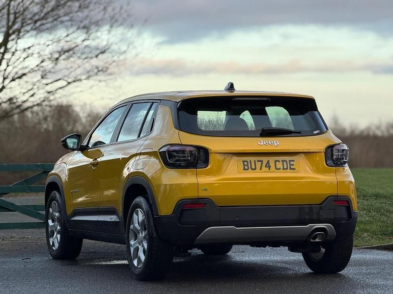Used Jeep Avenger Altitude 100 HP (73 kW) 2024 Yellow SUV
